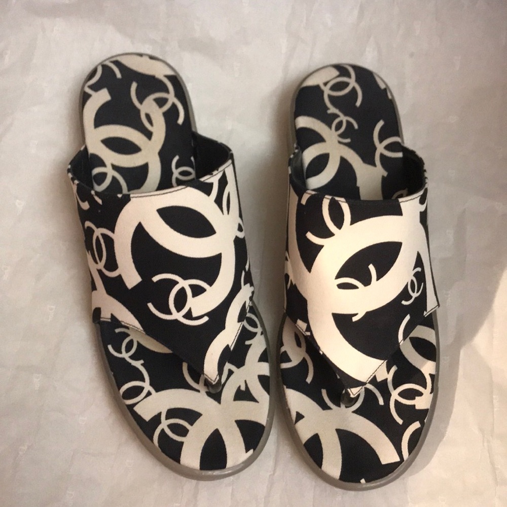 COPY - Chanel flip flops